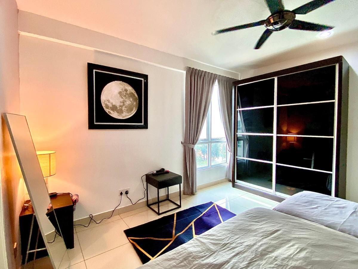 Mansion One Suite By Staycation Homestay George Town Esterno foto