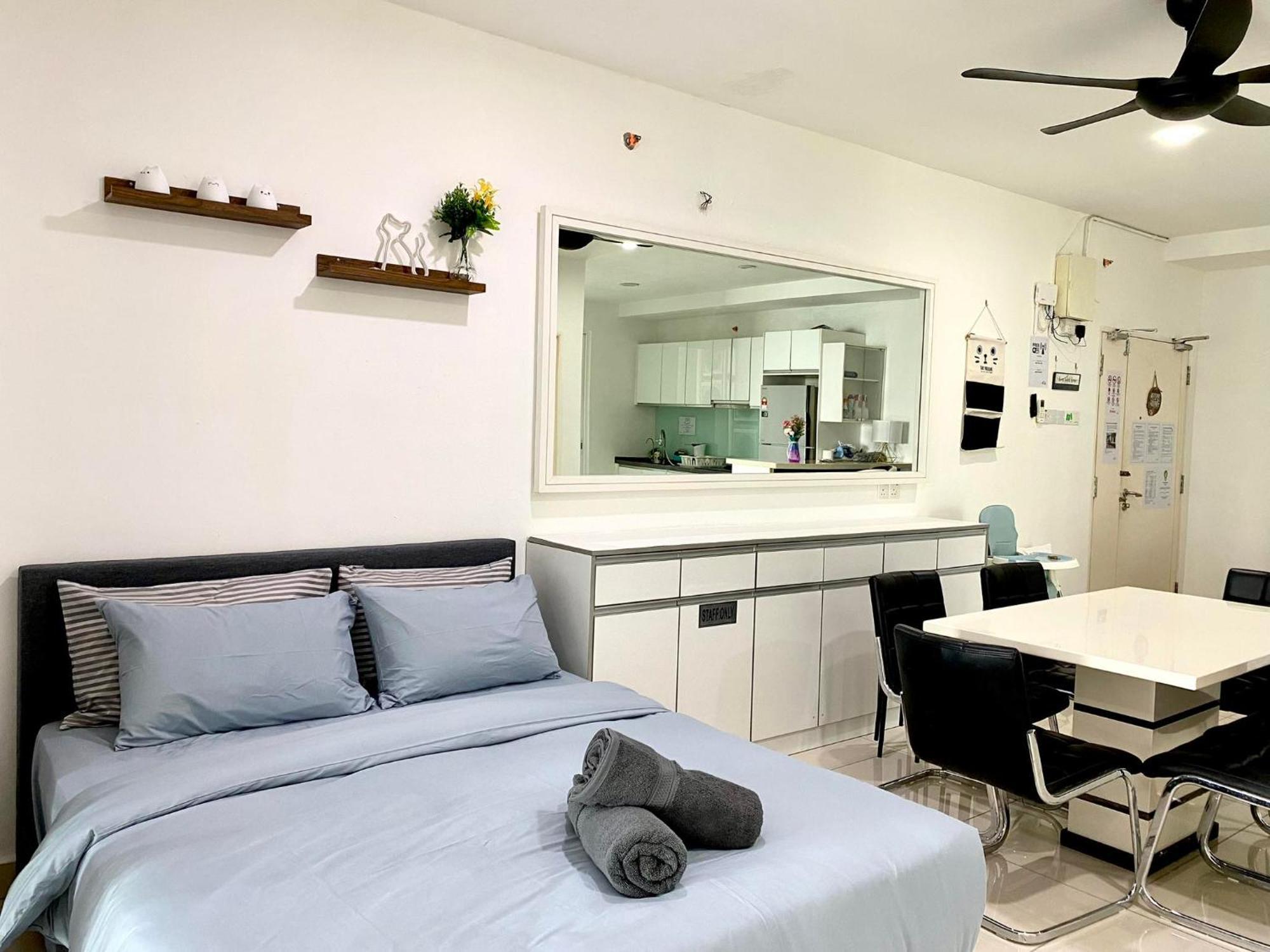 Mansion One Suite By Staycation Homestay George Town Esterno foto